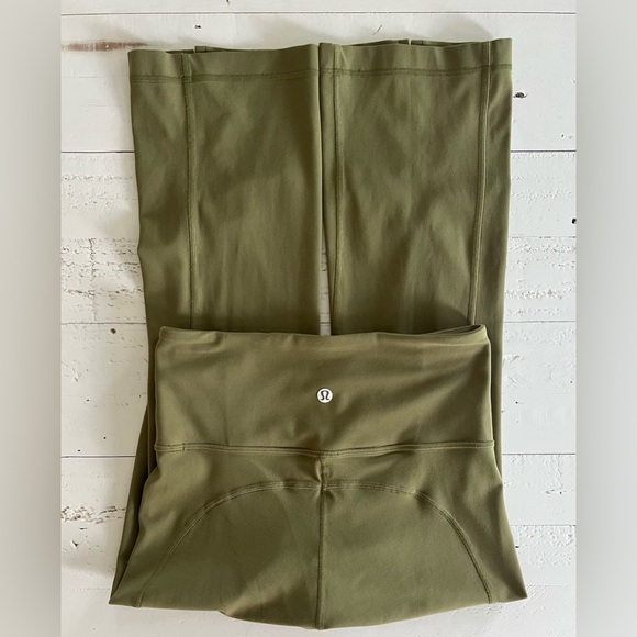 Lululemon High Rise Split Crop Olive Green Leggings‎ Size 4 - Picture 1 of 5
